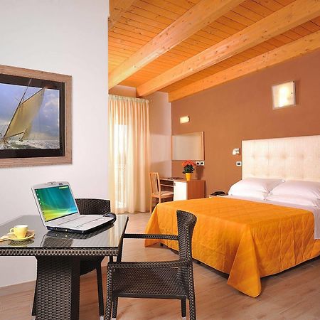 Hotel Favorita Cesenatico Ngoại thất bức ảnh