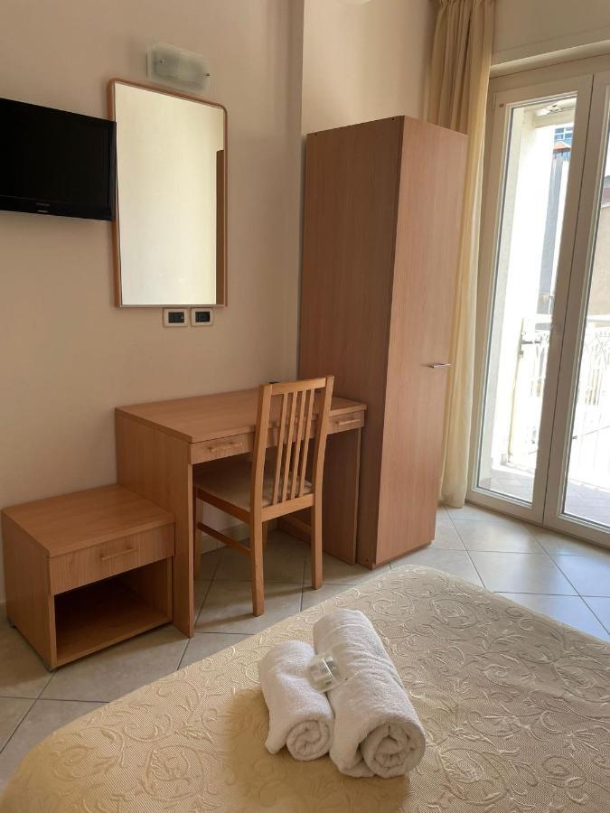 Hotel Favorita Cesenatico Ngoại thất bức ảnh
