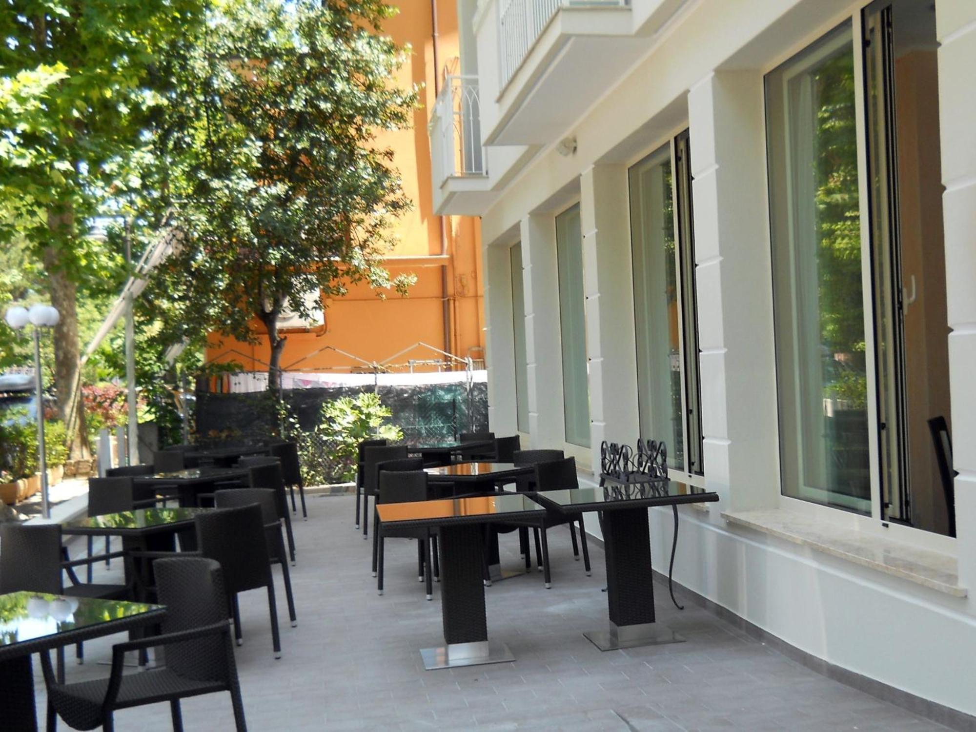 Hotel Favorita Cesenatico Ngoại thất bức ảnh