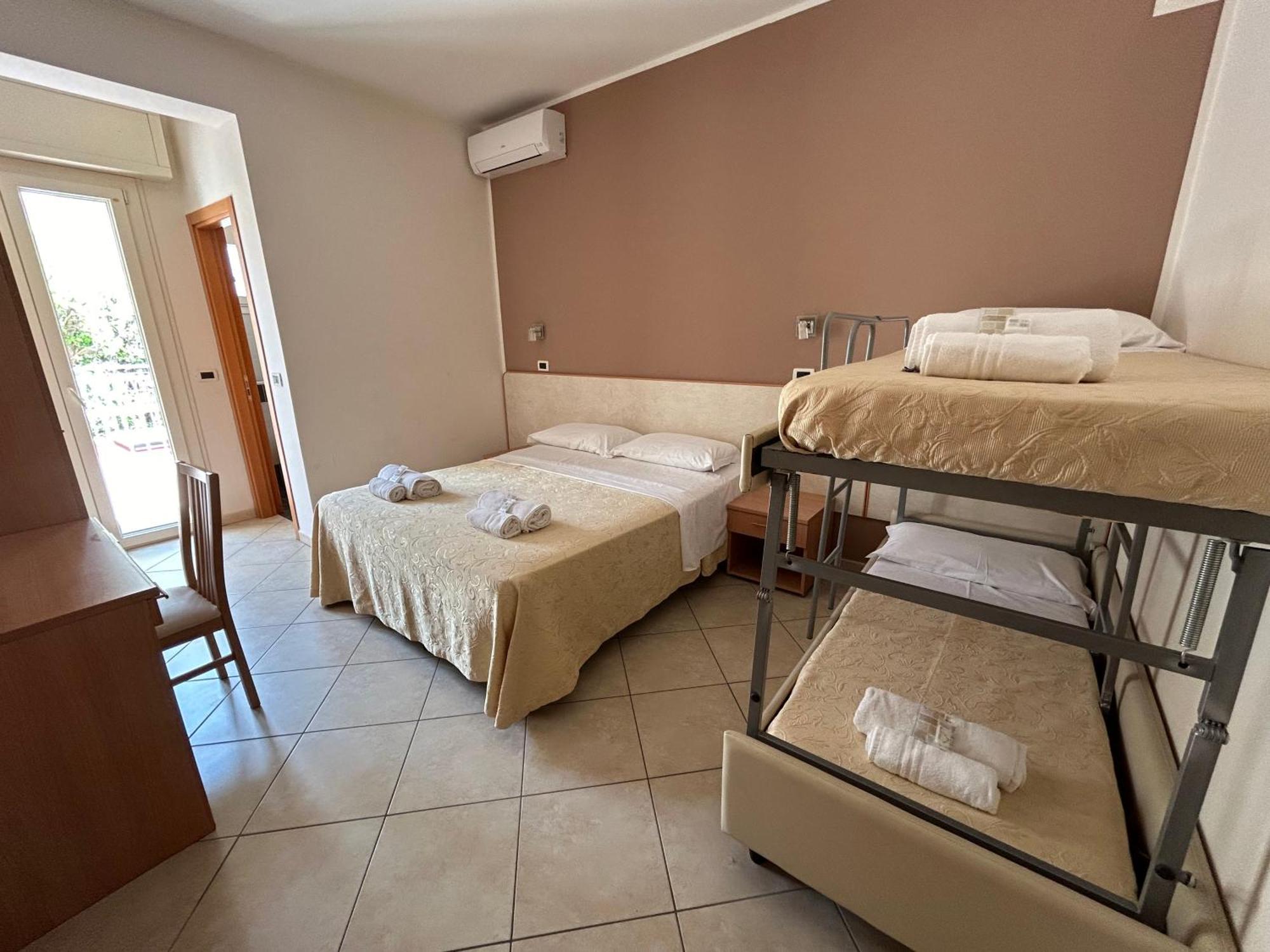 Hotel Favorita Cesenatico Ngoại thất bức ảnh
