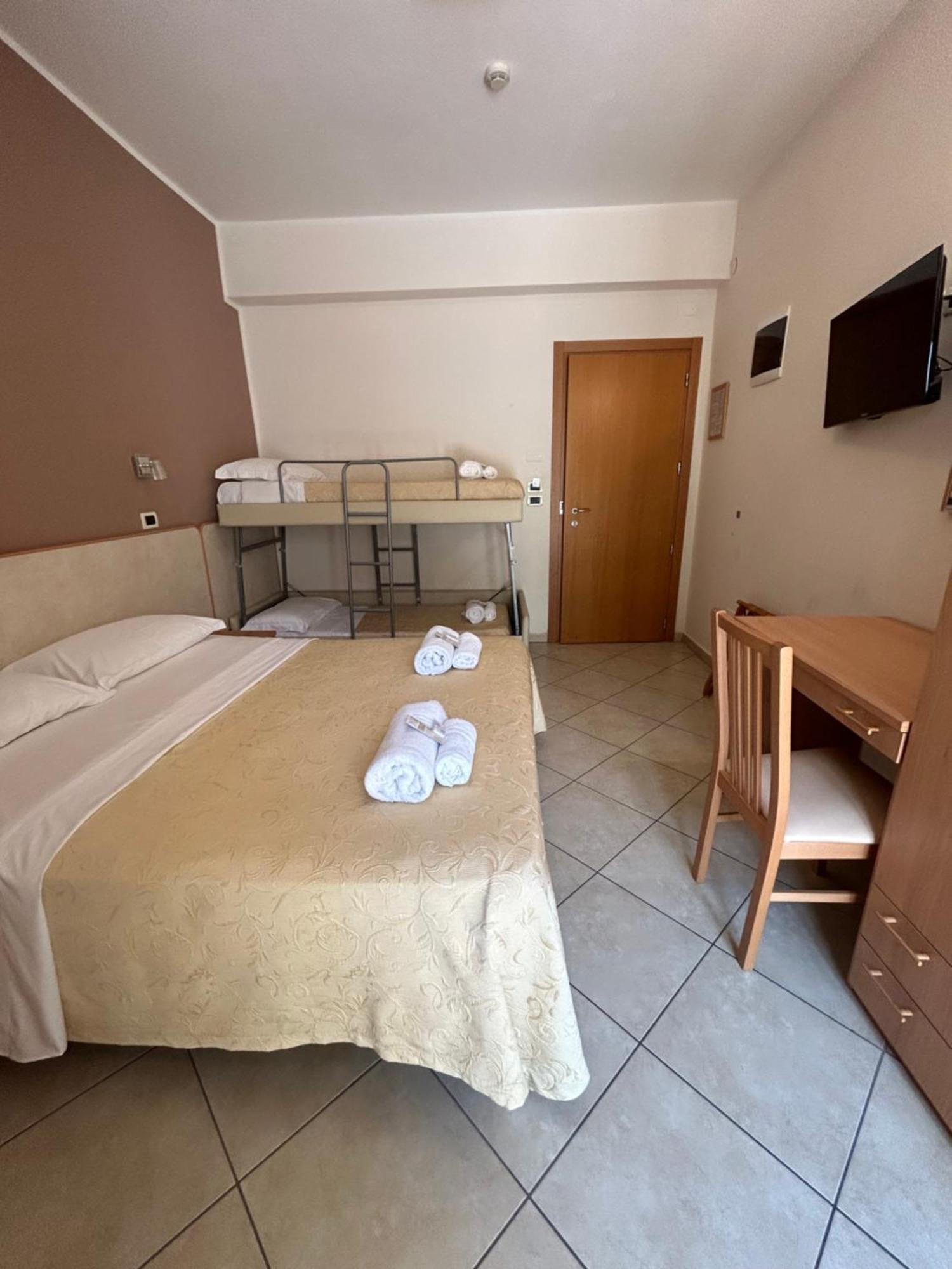 Hotel Favorita Cesenatico Ngoại thất bức ảnh