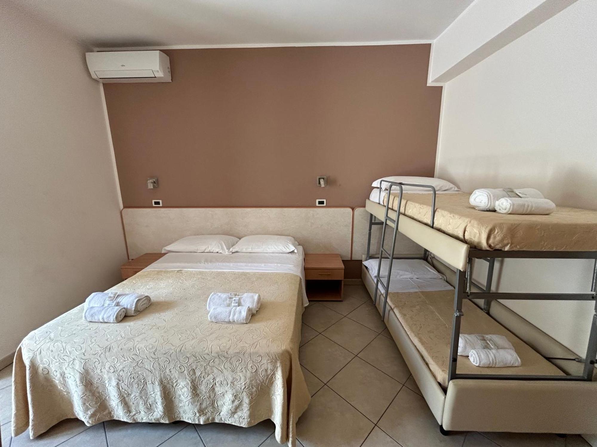 Hotel Favorita Cesenatico Ngoại thất bức ảnh