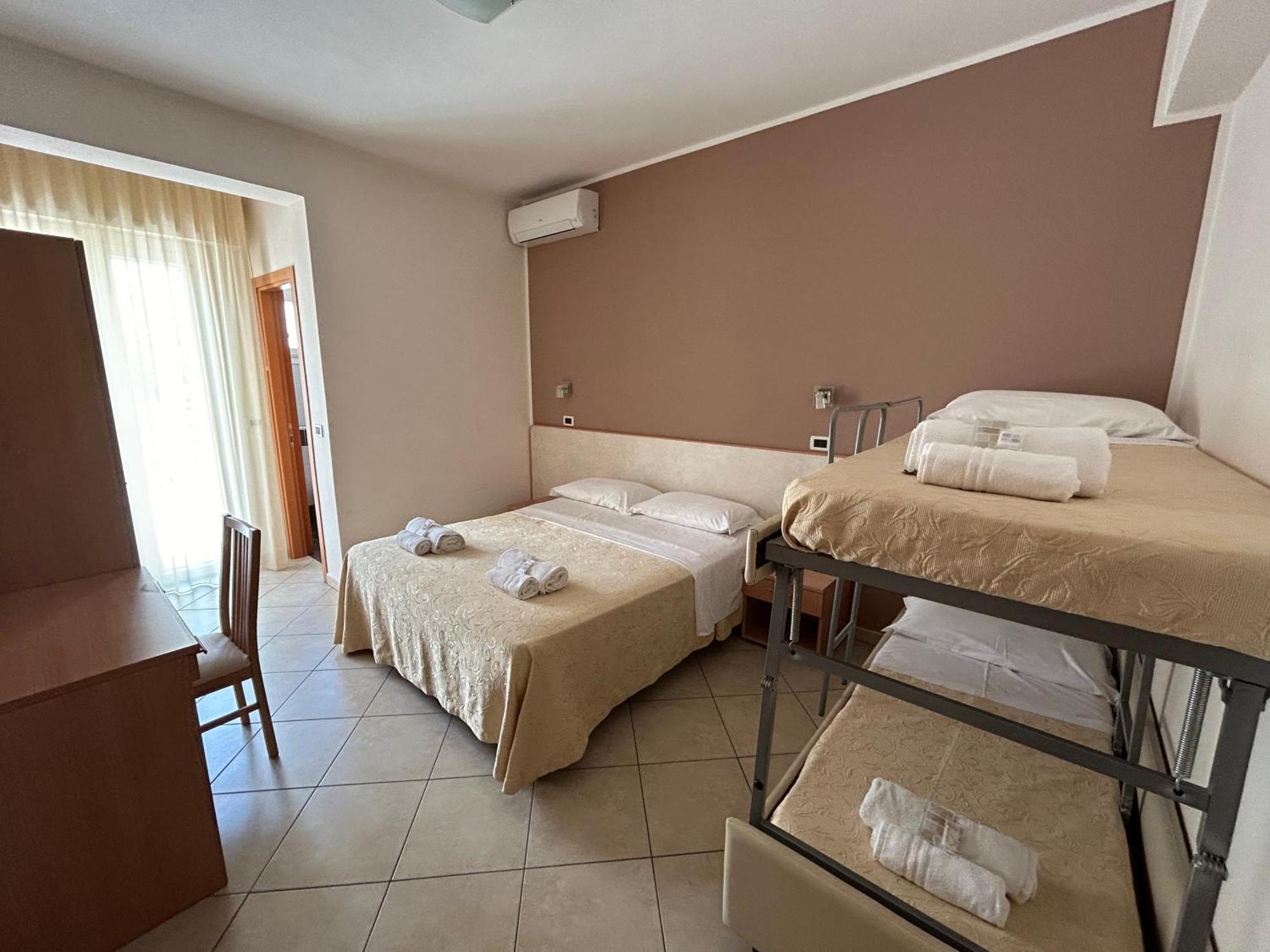Hotel Favorita Cesenatico Ngoại thất bức ảnh