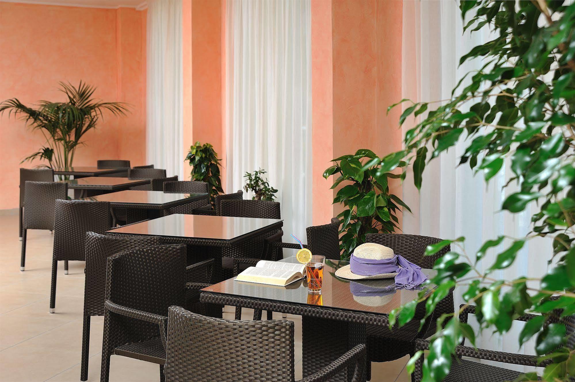 Hotel Favorita Cesenatico Ngoại thất bức ảnh