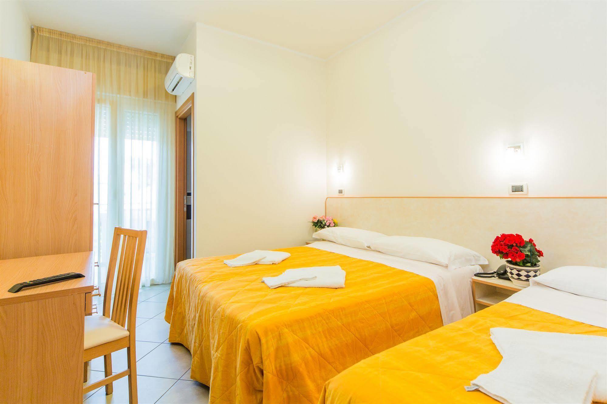 Hotel Favorita Cesenatico Ngoại thất bức ảnh