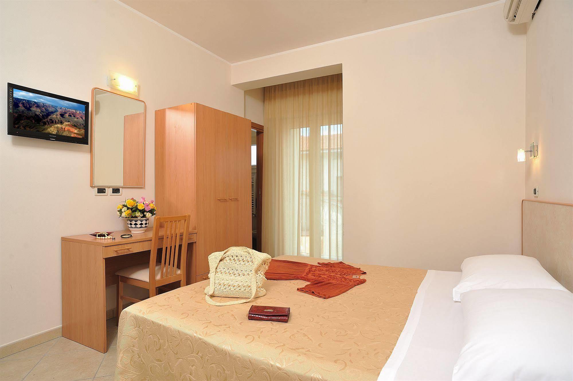 Hotel Favorita Cesenatico Ngoại thất bức ảnh