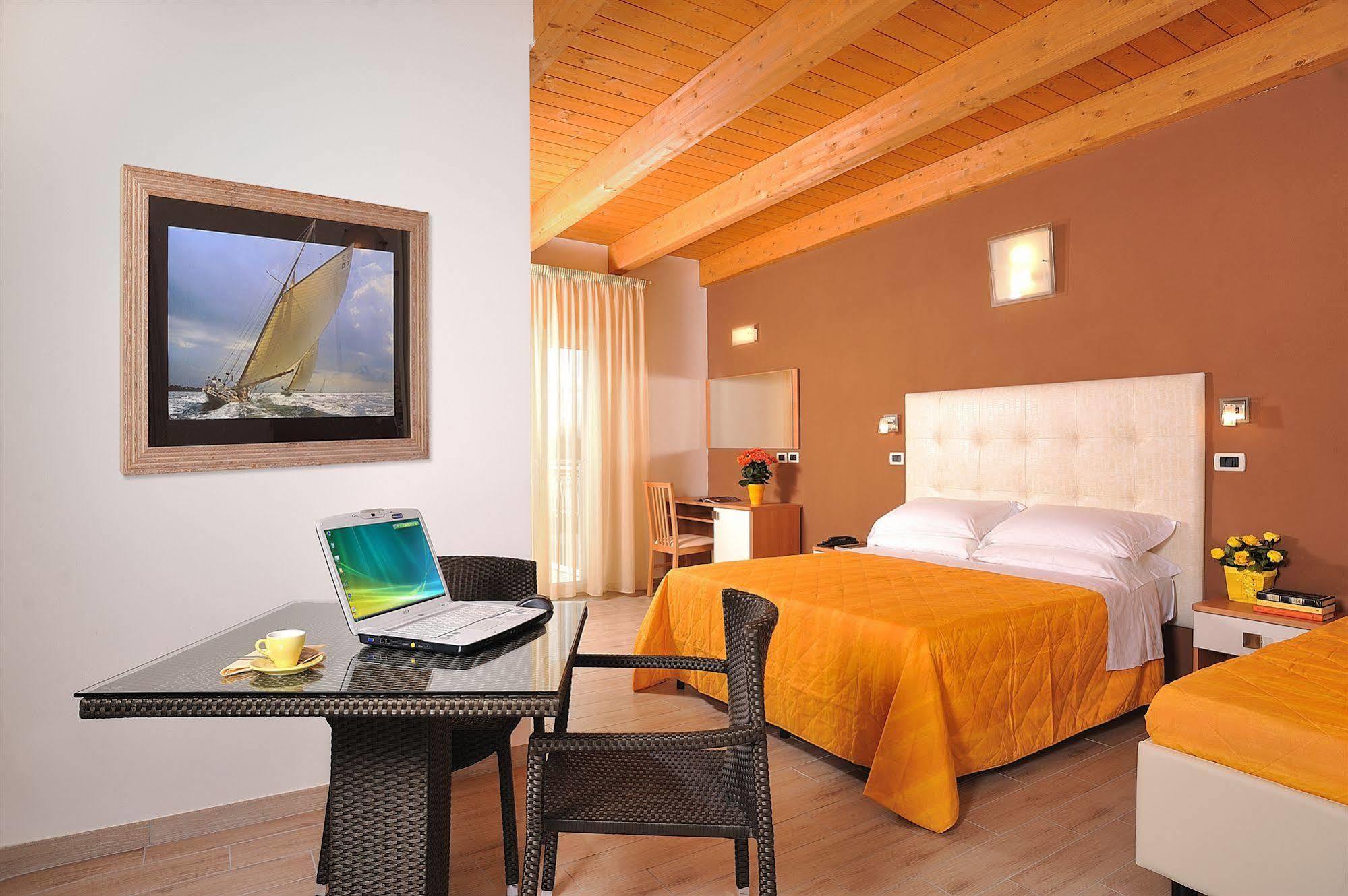 Hotel Favorita Cesenatico Ngoại thất bức ảnh